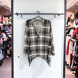 Claudia Richard l Black/White Plaid Top l 3/4 Sleeve l EUC